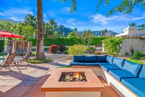 $2,580,000 | 484 West Stevens Road, Palm Springs, CA 92262