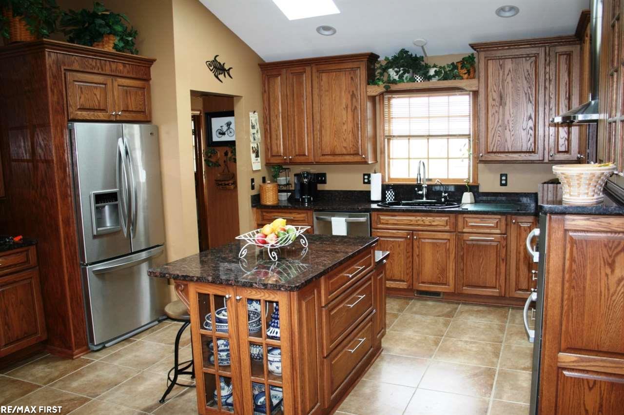 881 Riley Center Road Memphis, MI 48041 - Photo 4 of 43 31325550-3.JPG
