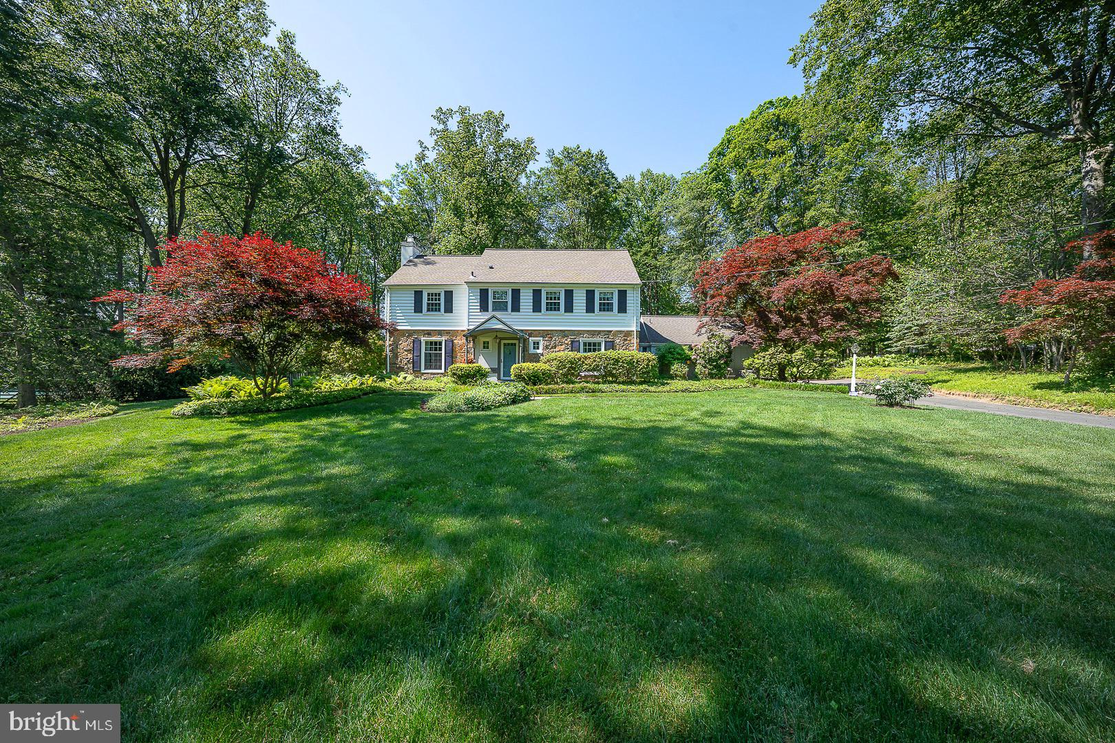 734 Woodcrest Road Wayne, PA 19087 - Photo 2 of 37 Lush landscaping