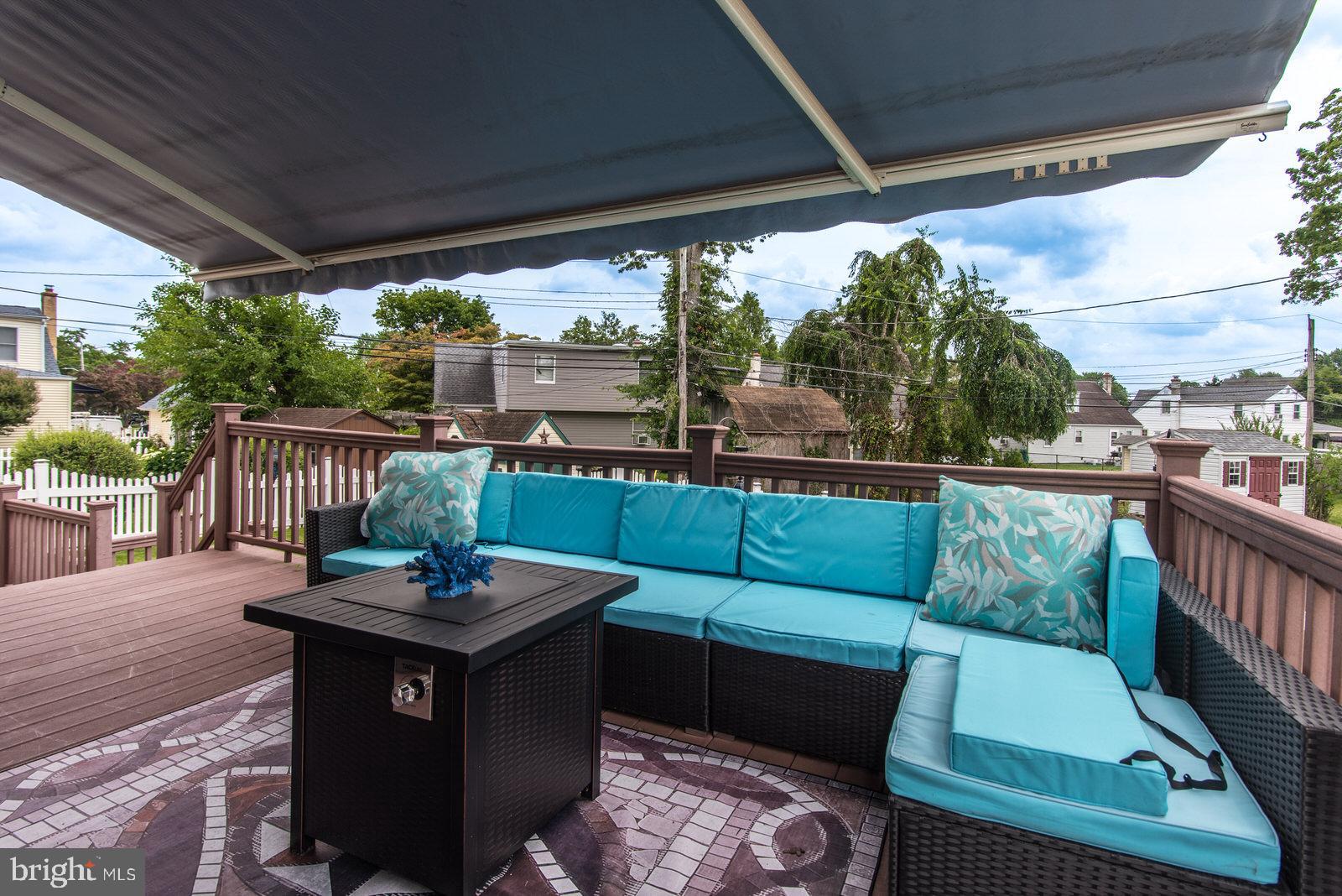 518 Stewart Road Hatboro, PA 19040 - Photo 95 of 103 2 tier Trex deck with Sunsetter awning