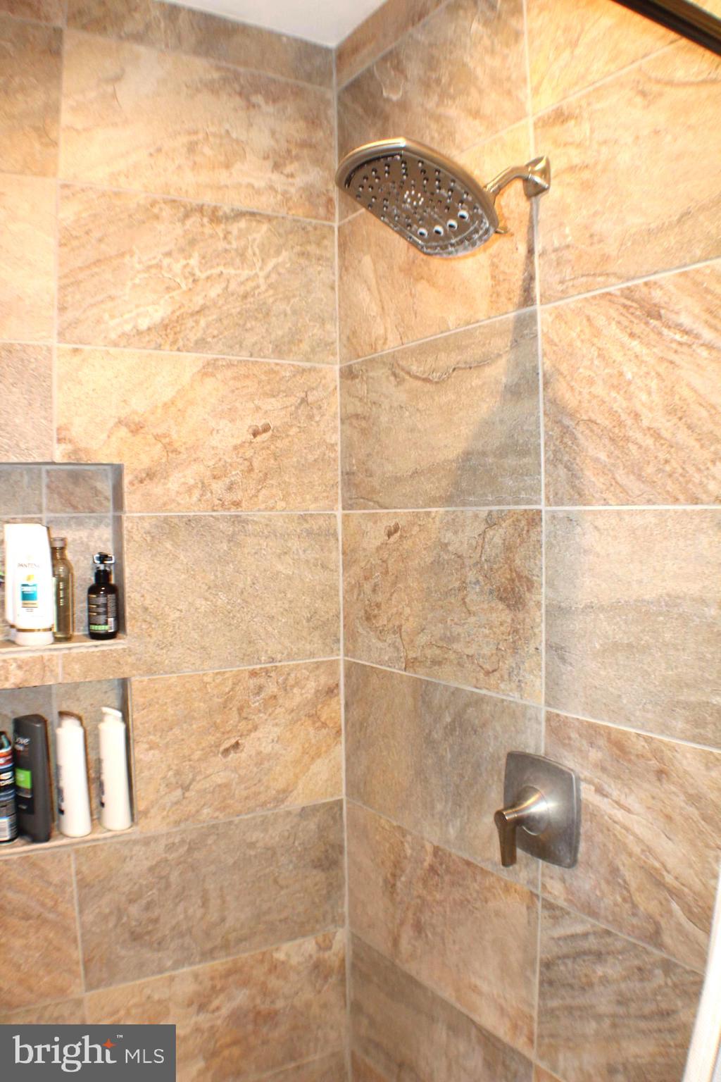 2859 Centennial Road Hanover, PA 17331 - Photo 22 of 45 MASTER BATH