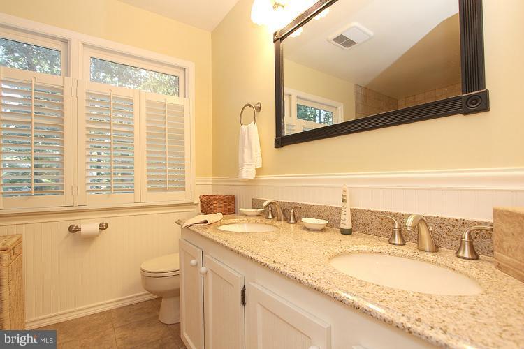 11614 Deer Forest Road Reston, VA 20194 - Photo 14 of 30 Bath (Master)
