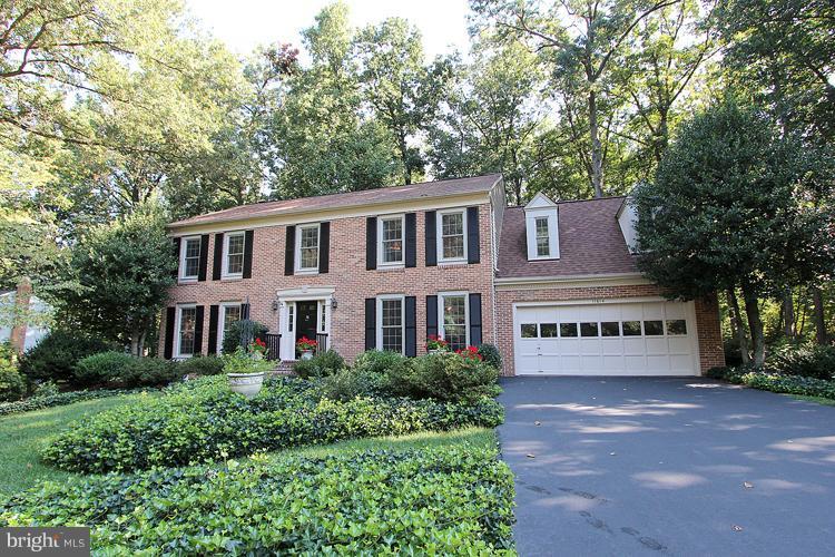 11614 Deer Forest Road Reston, VA 20194 - Photo 8 of 30 Exterior (Front)
