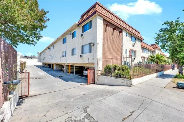 $295,000 | 8800 Cedros Avenue, Unit 207, Panorama City, CA 91402
