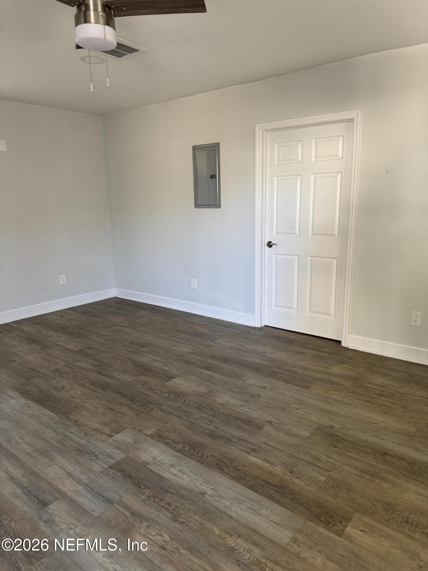 2357 College Street Jacksonville, FL 32204 - Photo 2 of 12 a view of an empty room with window