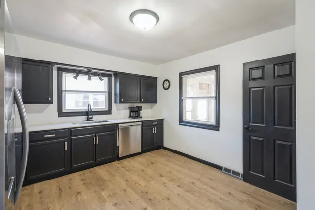 $184,000 | 3323 25th Avenue, Rock Island, IL 61201