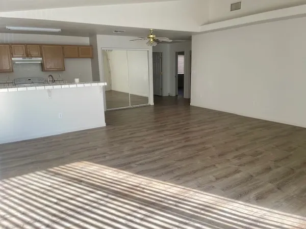 $1,700 | 450 Chardonnay Way, Bullhead City, AZ 86429