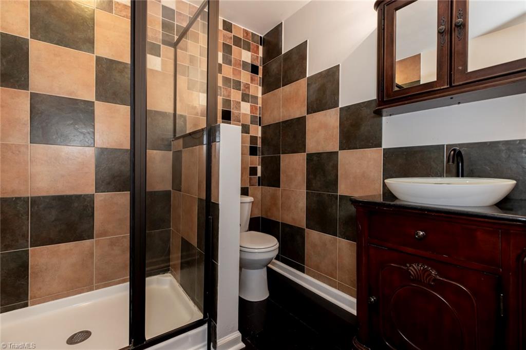 5741 Bramblegate Road, Unit E Greensboro, NC 27409 - Photo 24 of 40