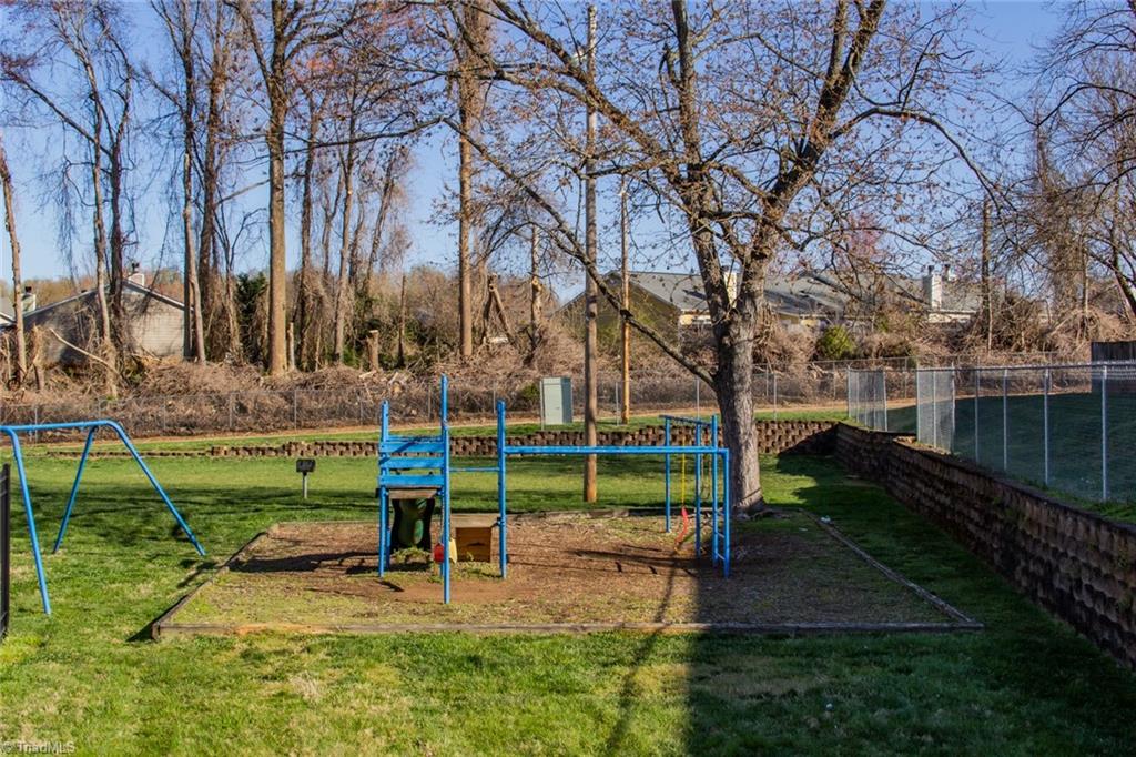 5741 Bramblegate Road, Unit E Greensboro, NC 27409 - Photo 40 of 40