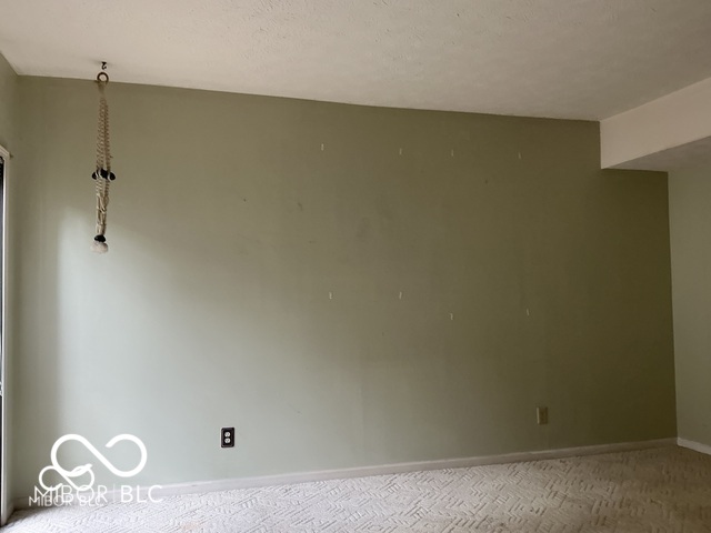 9452 Maple Way Indianapolis, IN 46268 - Photo 5 of 10