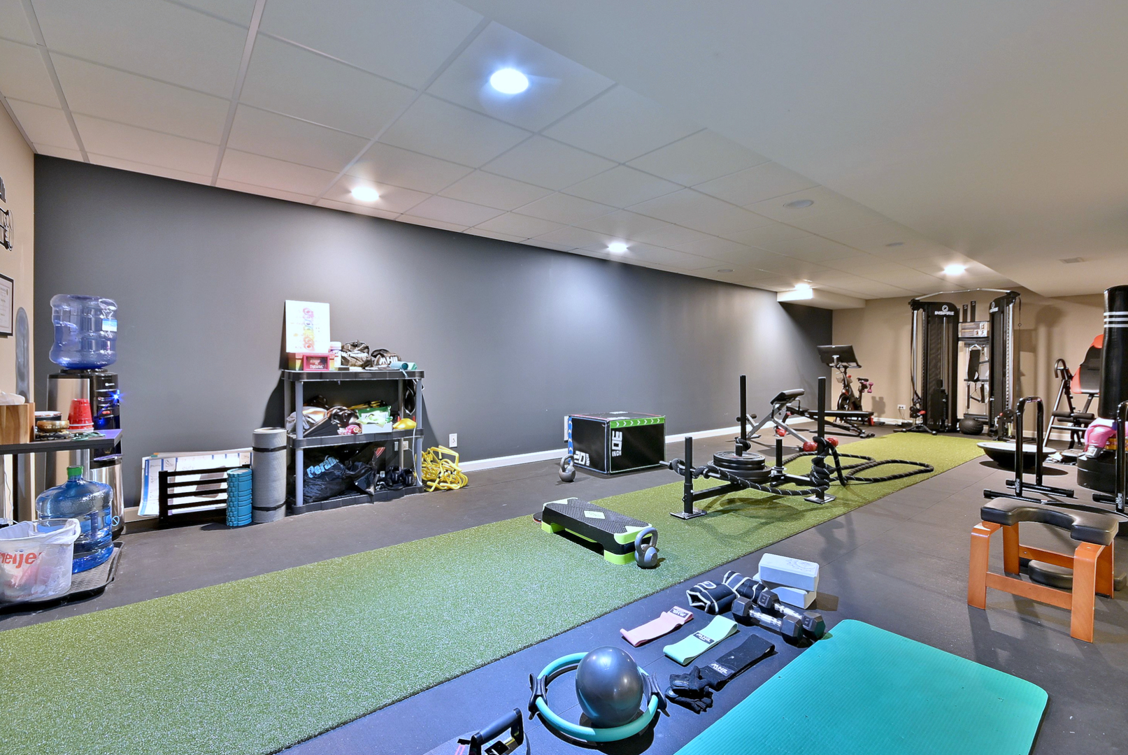 579 Homestead Court Aurora, IL 60506 - Photo 40 of 45 a room with furniture and a wooden floor