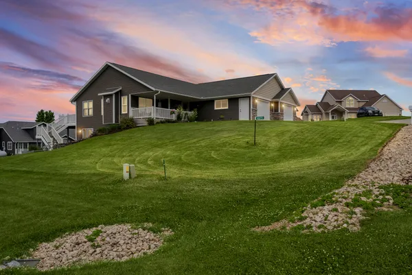 $459,900 | N8121 Badger Lane, Farmington, WI 54644