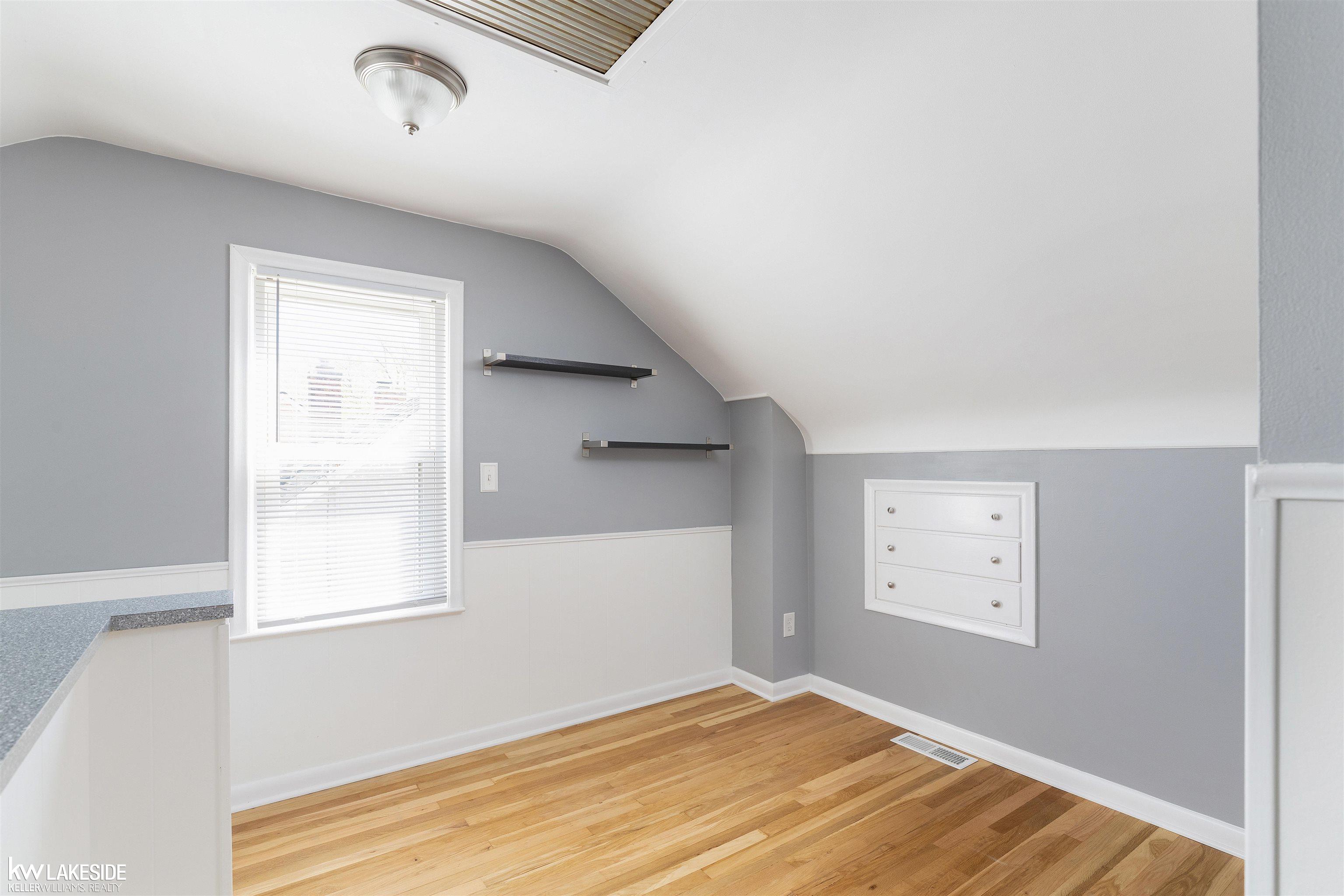 2174 Hawthorne Road Grosse Pointe, MI 48236 - Photo 24 of 43 50139434-4f0a4eff-be78-4f5c-8b1f-8c5a67edbc54.JPG