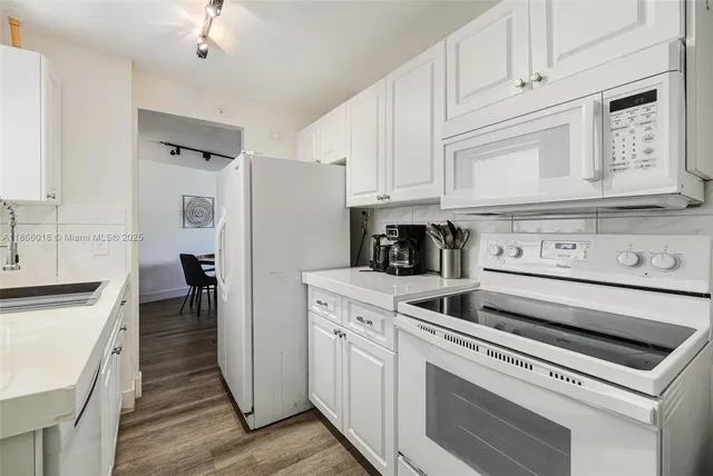 $455,000 | 1881 Washington Avenue, Unit 4B, Miami Beach, FL 33139