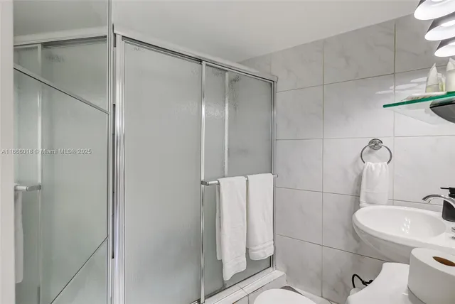 $455,000 | 1881 Washington Avenue, Unit 4B, Miami Beach, FL 33139