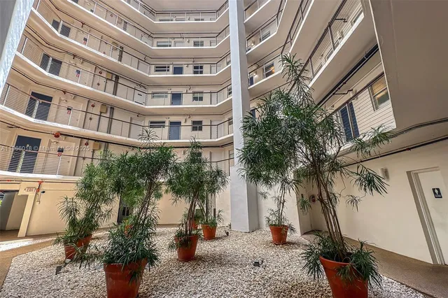 $455,000 | 1881 Washington Avenue, Unit 4B, Miami Beach, FL 33139