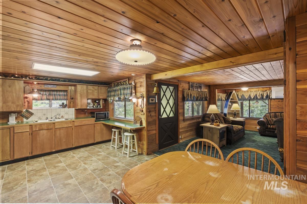 567 West Mountain Road Cascade, ID 83611 - Photo 13 of 32