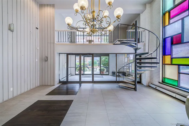 a view of entryway with a flower pot