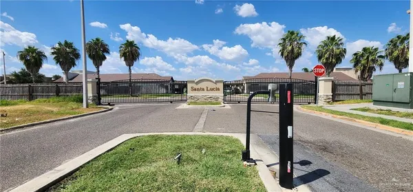 a view of a back yard of the house