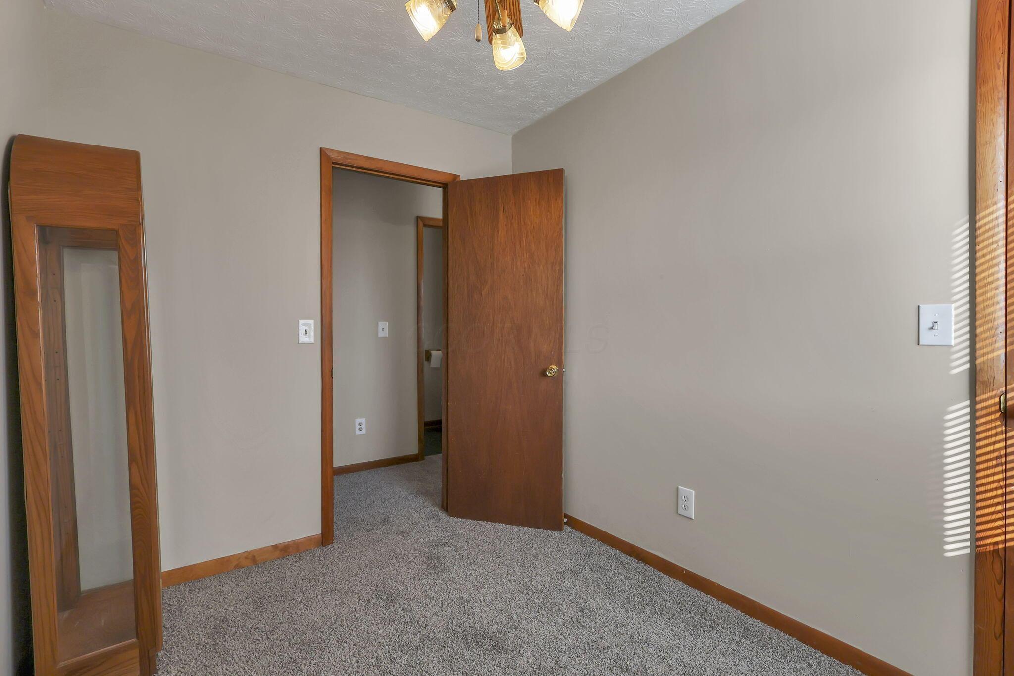 1417 Brown Road Columbus, OH 43223 - Photo 24 of 56 29-web-or-mls-G02A0402