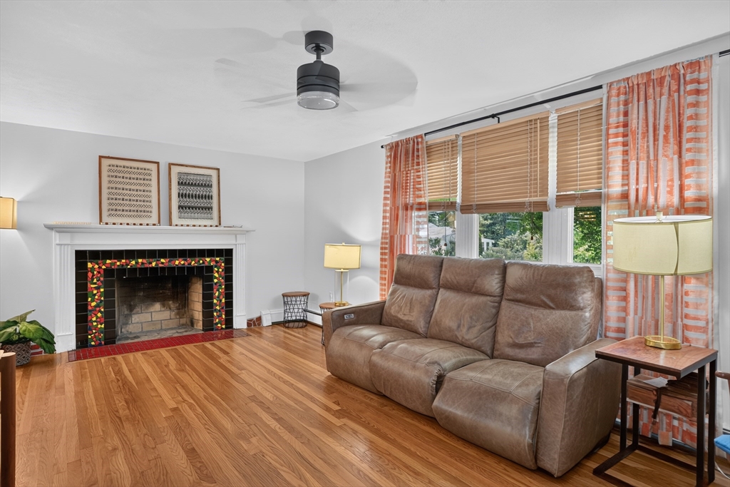 23 Laurel Drive Hudson, MA 01749 - Photo 4 of 29