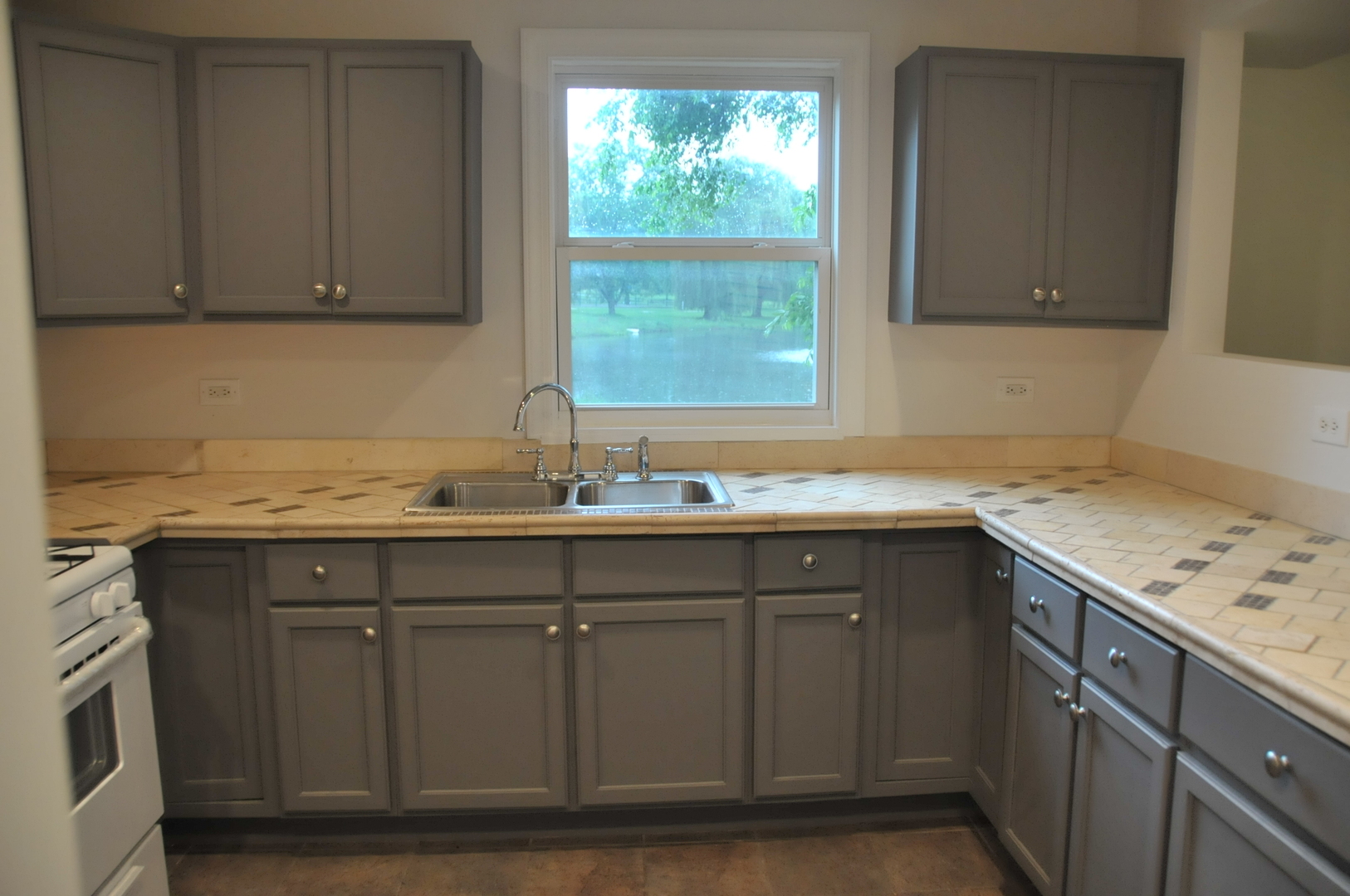 521 Cedar Crest Street Round Lake, IL 60073 - Photo 5 of 30