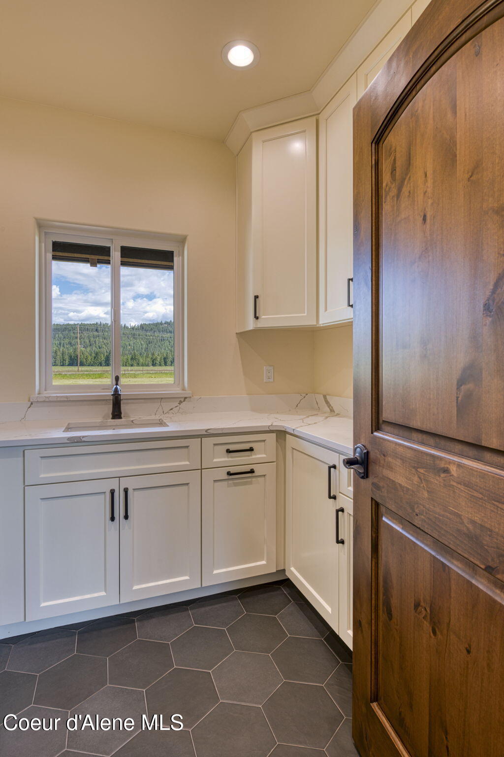 4450 Dufort Road Sagle, ID 83860 - Photo 23 of 81 23-web-or-mls-Interior - 4450 Dufort Rd-
