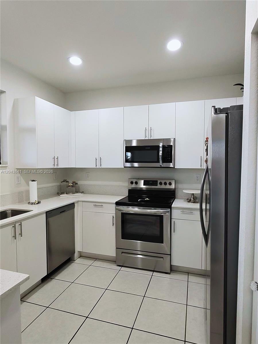 23013 Southwest 128th Place Miami, FL 33177 - Photo 6 of 31