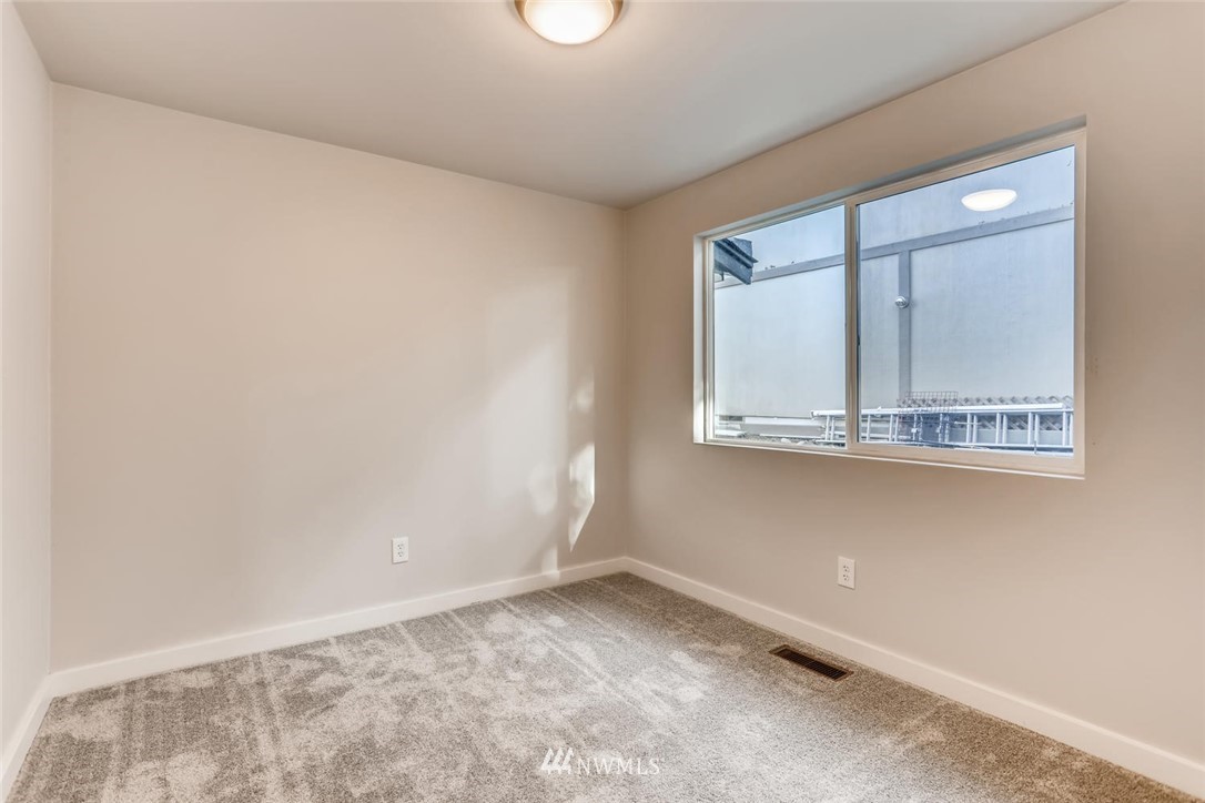 14337 Southeast 163rd Street Renton, WA 98058 - Photo 14 of 19 Gallery Image 14