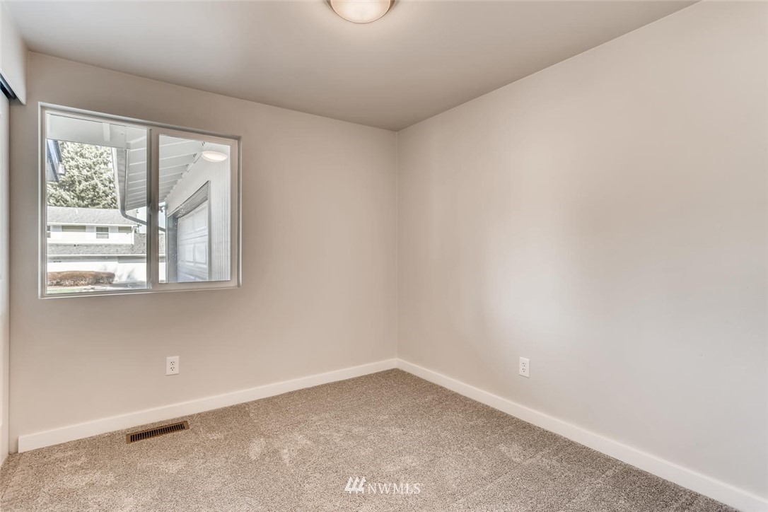 14337 Southeast 163rd Street Renton, WA 98058 - Photo 16 of 19 Gallery Image 16
