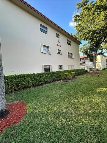 $1,850 | 200 Southwest 132nd Way, Unit 310L, Pembroke Pines, FL 33027