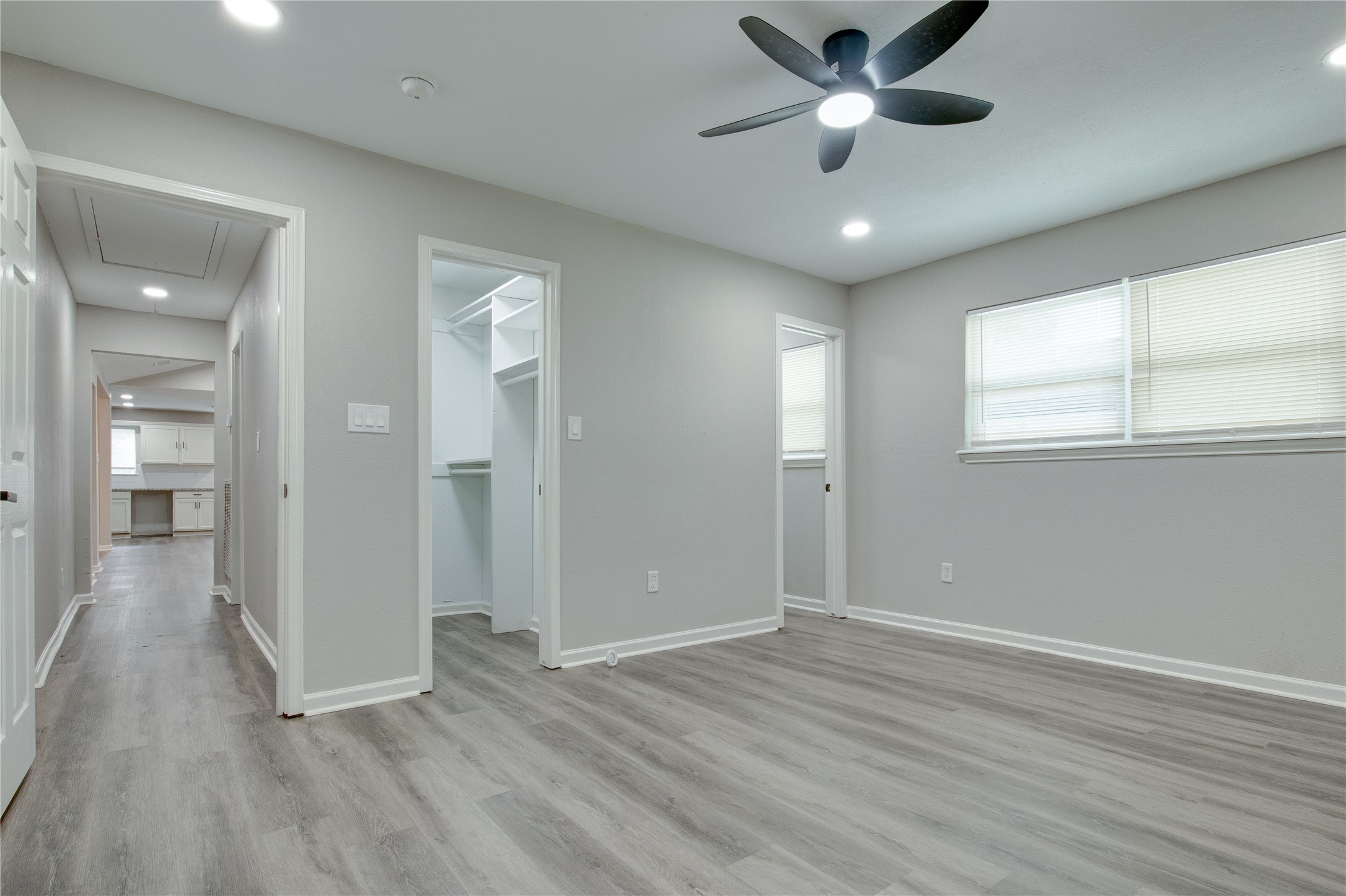 8406 Beechaven Road La Porte, TX 77571 - Photo 9 of 27