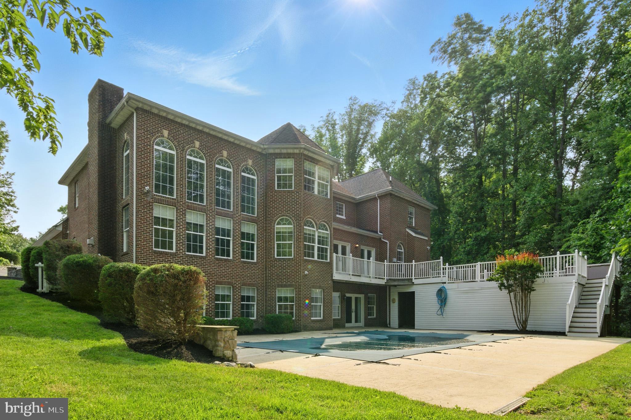 1002 Covington Way Annapolis, MD 21401 - Photo 71 of 78 a front view of a building with garden