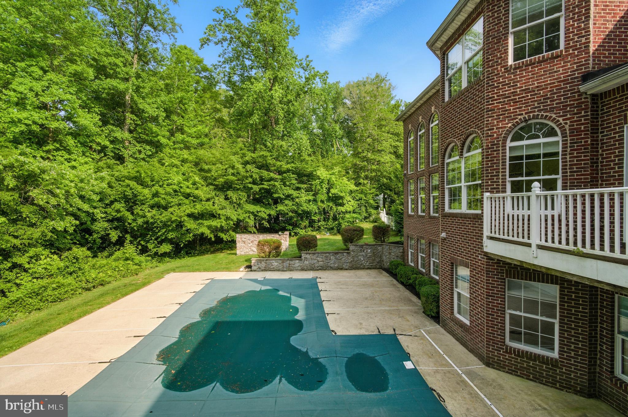 1002 Covington Way Annapolis, MD 21401 - Photo 74 of 78 a view of a backyard with sitting area