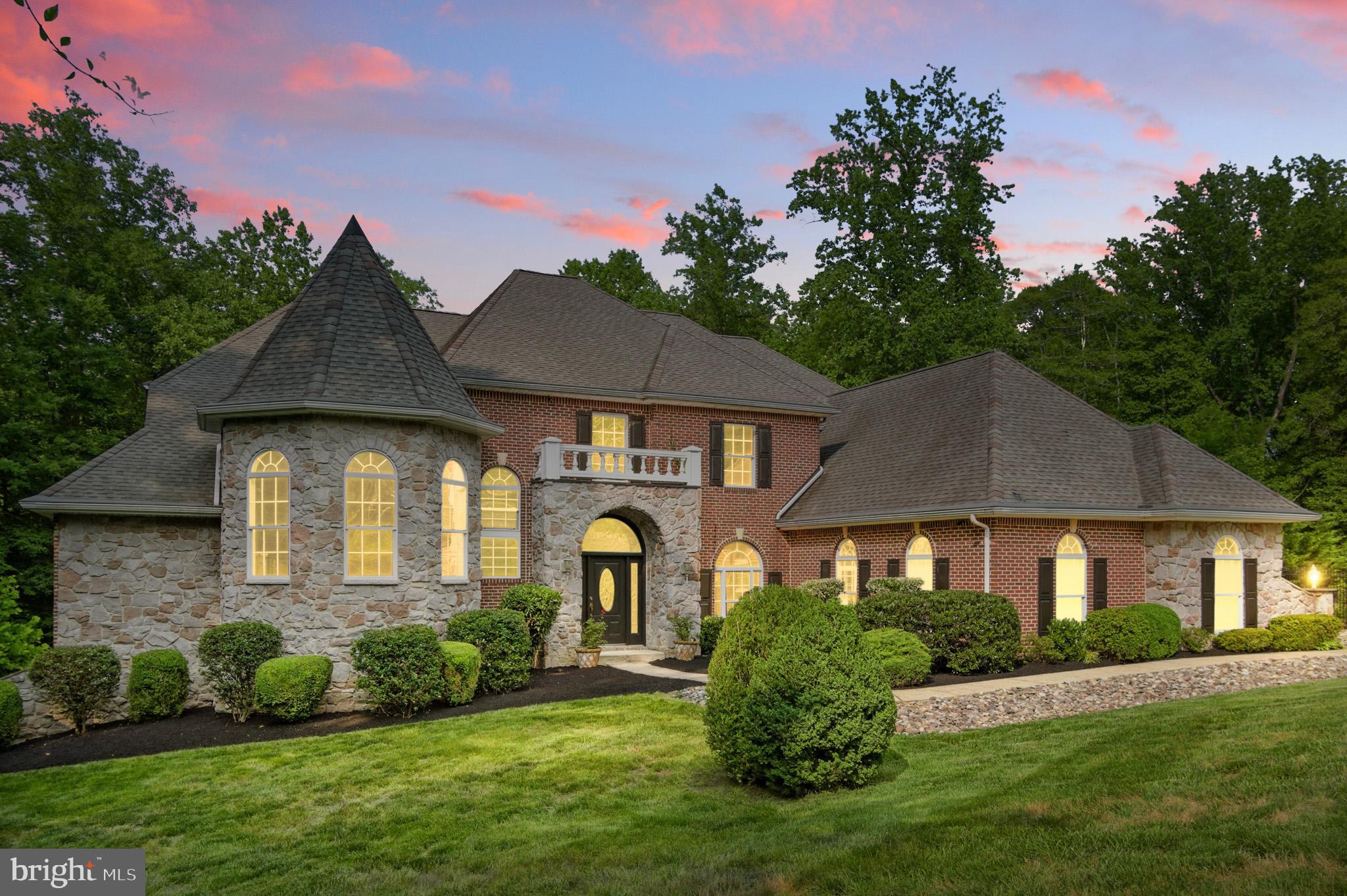 1002 Covington Way Annapolis, MD 21401 - Photo 78 of 78 a front view of a house with a garden
