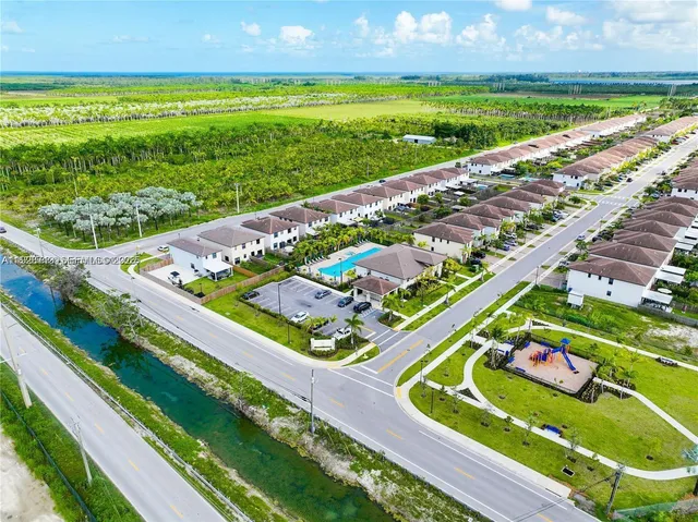 a view of an outdoor space