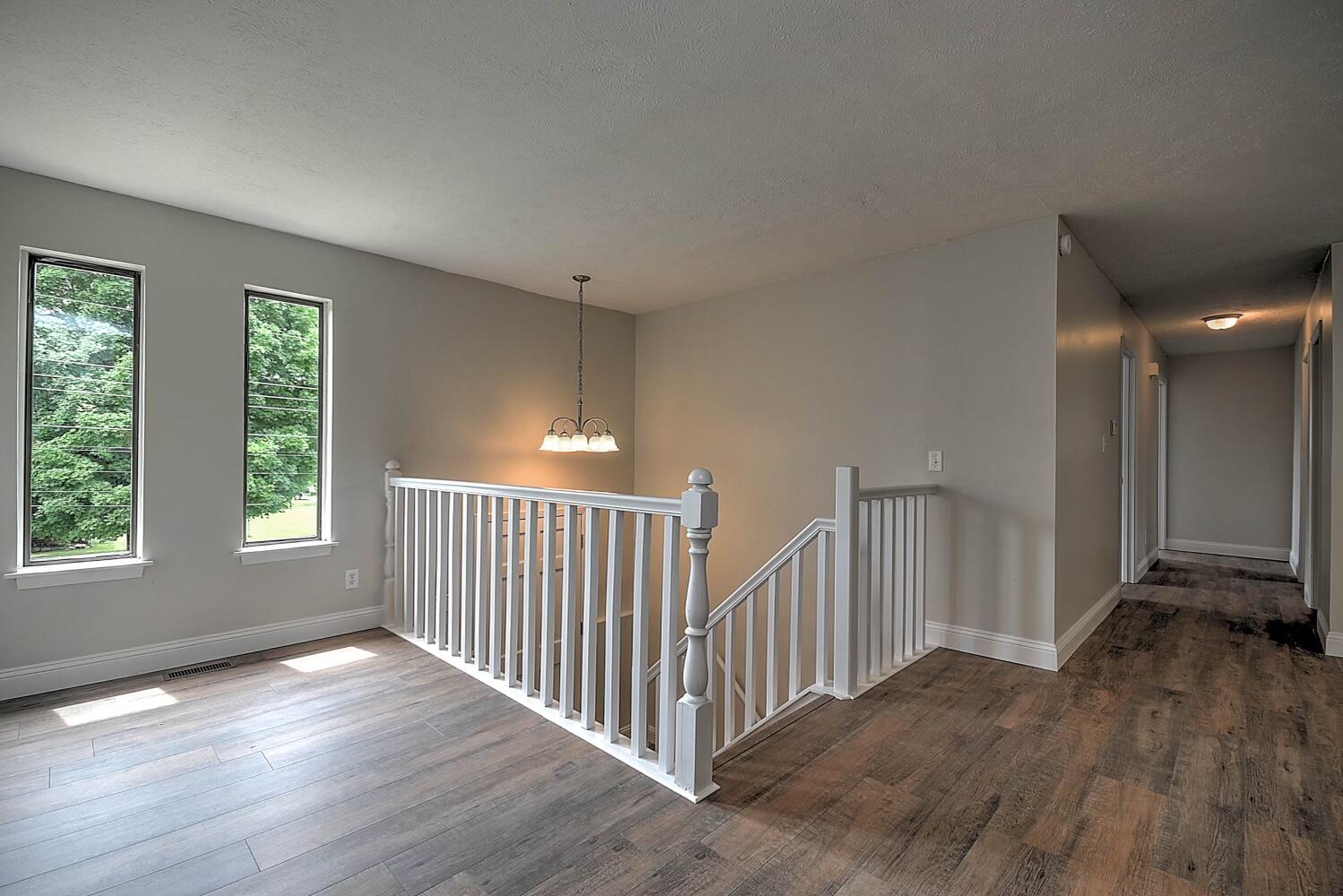 126 Coney Island Road Elizabethton, TN 37643 - Photo 3 of 34 80552479-89ED-4C57-88E4-C5C871972F53