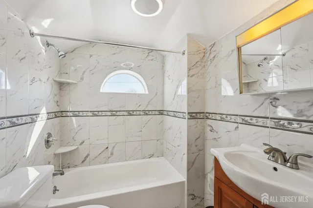 $499,999 | 14 Fountain Street, East Brunswick, NJ 08816