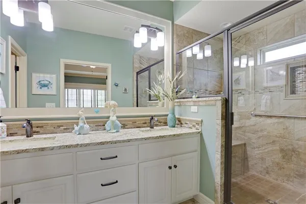 $550,000 | 8528 Cardinal Street, Lenexa, KS 66219