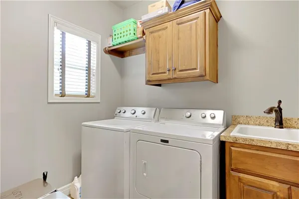 $550,000 | 8528 Cardinal Street, Lenexa, KS 66219