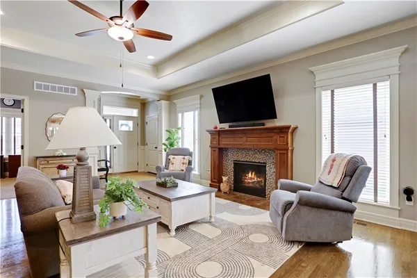 $550,000 | 8528 Cardinal Street, Lenexa, KS 66219