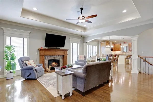 $550,000 | 8528 Cardinal Street, Lenexa, KS 66219