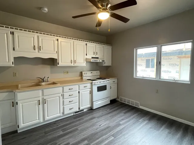 $194,900 | 1424 Mehrtens Avenue, Sheboygan, WI 53081