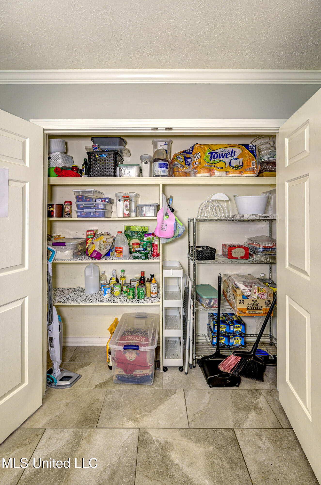130 Cidero Road Raymond, MS 39154 - Photo 12 of 52 Kitchen Pantry Closet