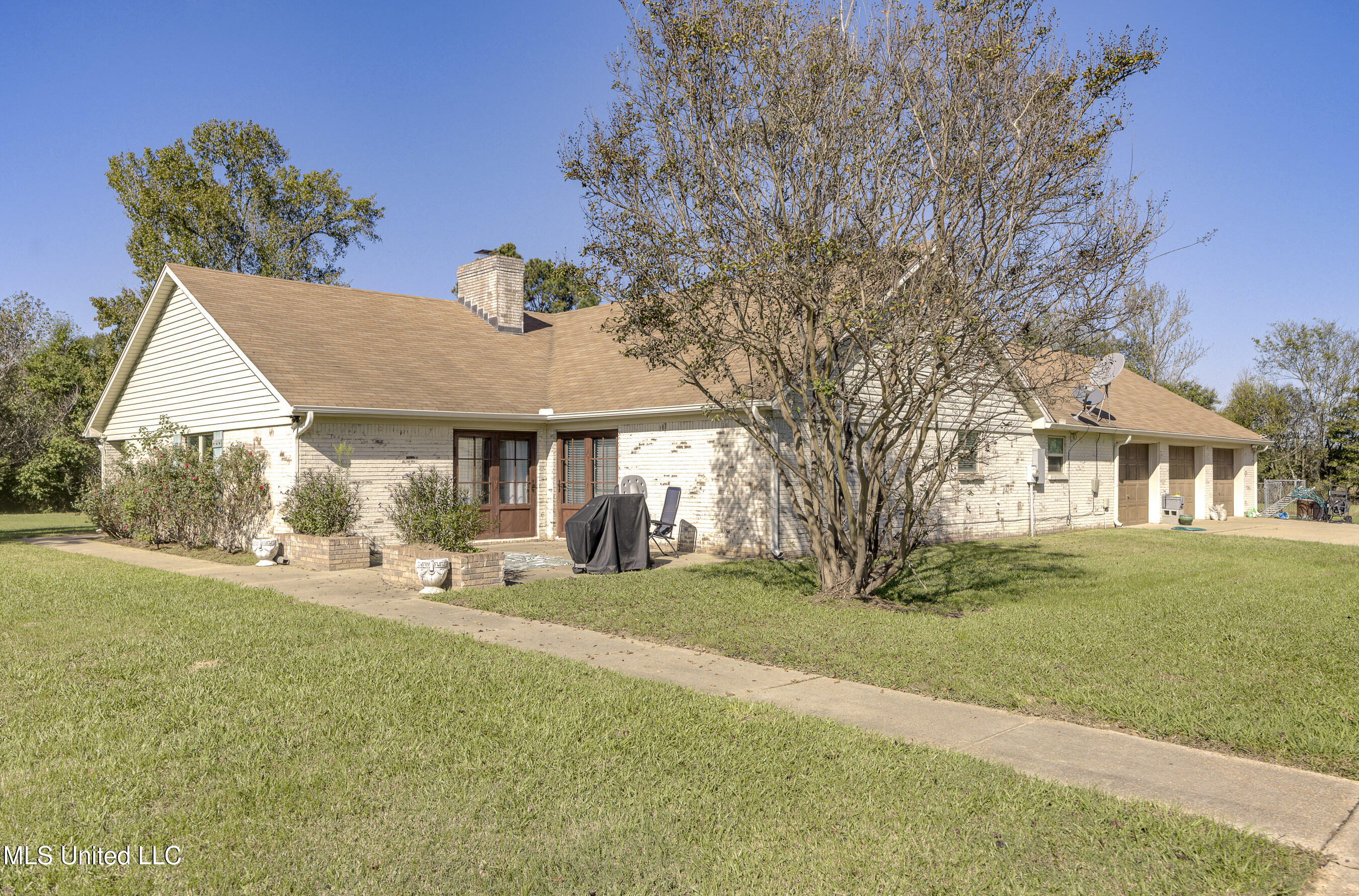 130 Cidero Road Raymond, MS 39154 - Photo 2 of 52 Front Three-Quarter View-2