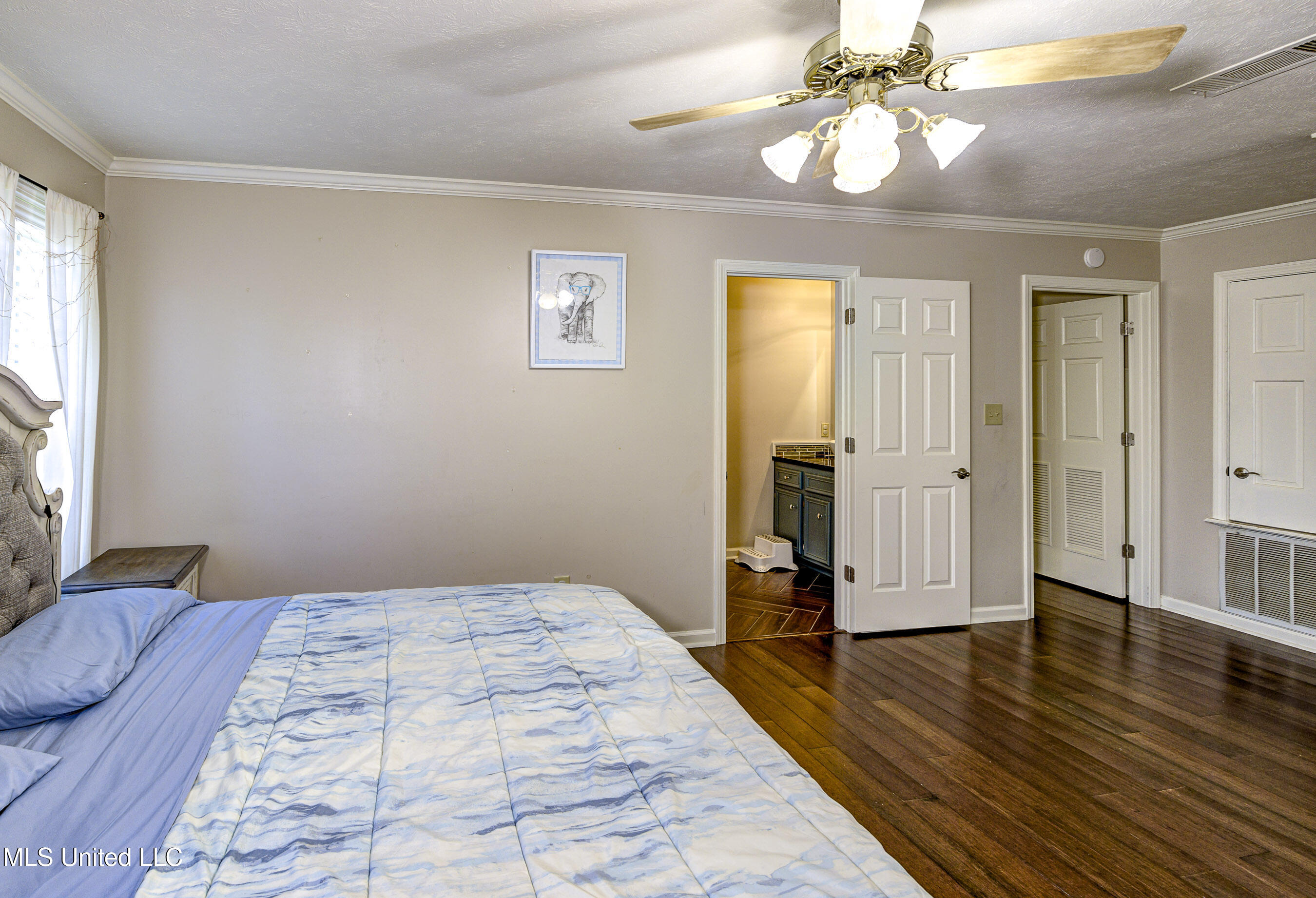 130 Cidero Road Raymond, MS 39154 - Photo 22 of 52 Second Bedroom 3 and Ensuite Shared Bath
