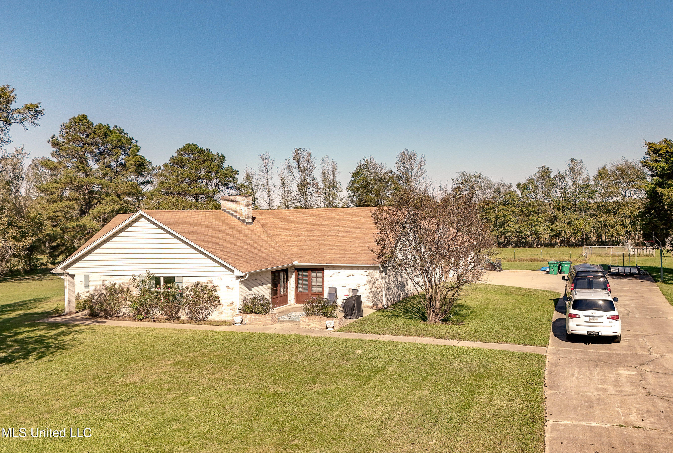 130 Cidero Road Raymond, MS 39154 - Photo 34 of 52 Front Three-Quarter View