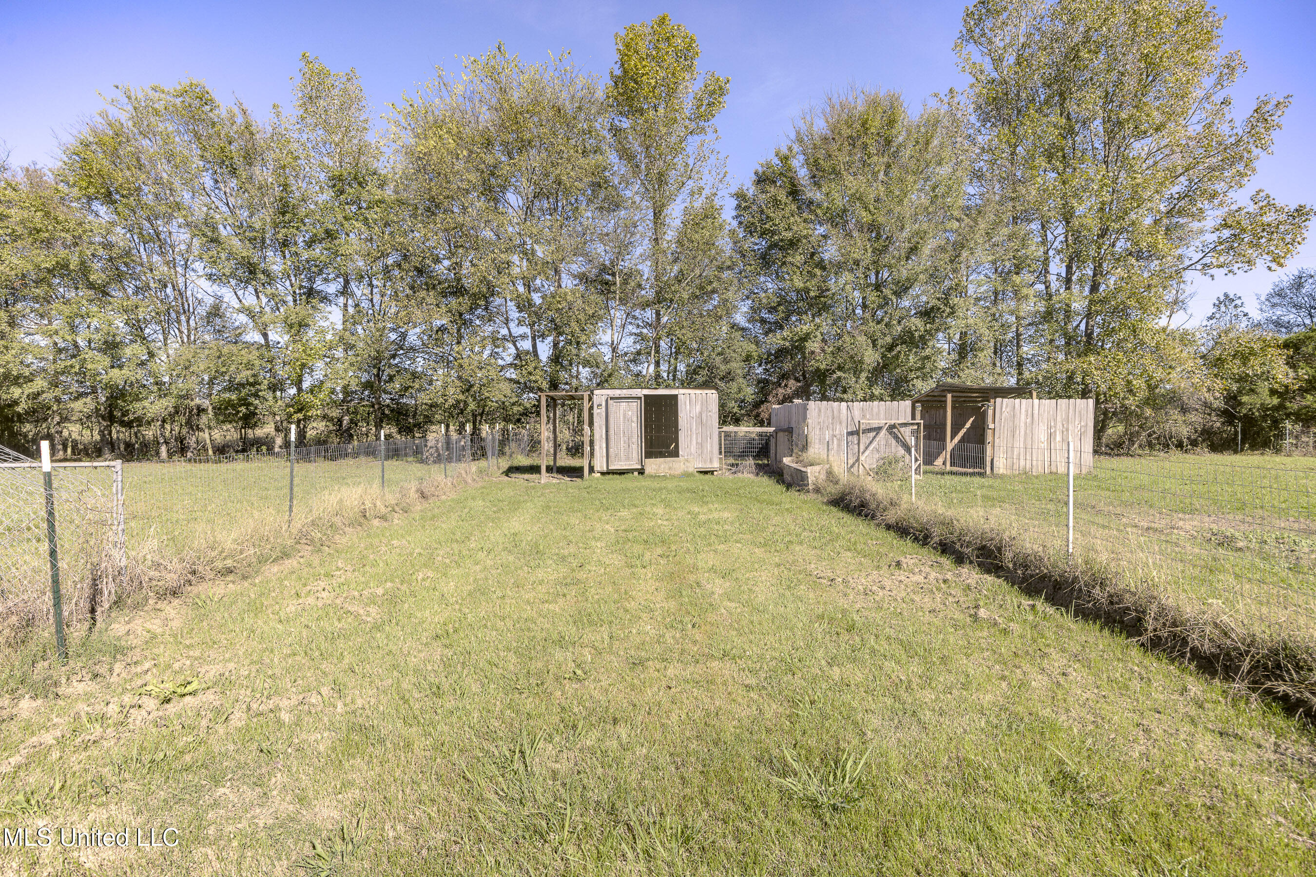 130 Cidero Road Raymond, MS 39154 - Photo 41 of 52 Livestock Enclosure 1