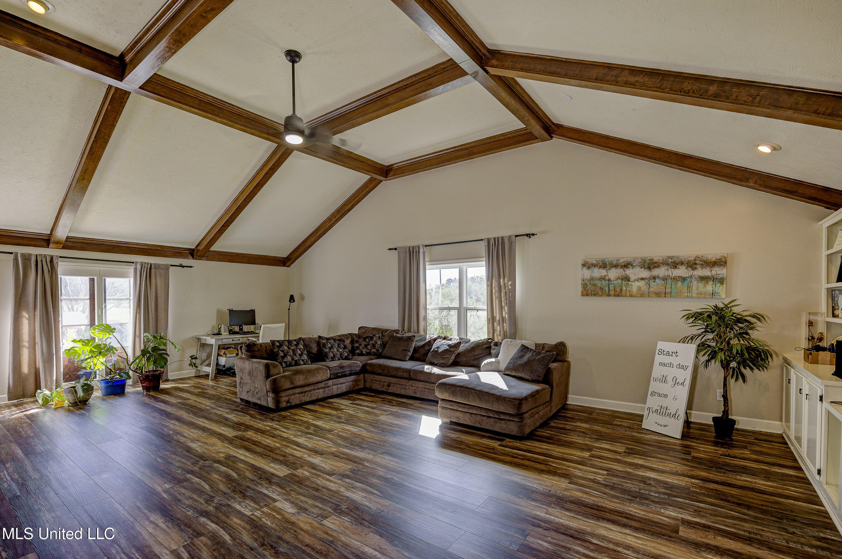 130 Cidero Road Raymond, MS 39154 - Photo 5 of 52 Great Room 1