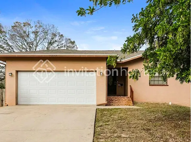 $1,595 | 319 80th Avenue Northeast, Unit 8, St. Petersburg, FL 33702